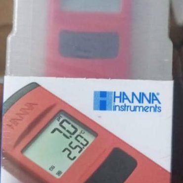 A Digital pH Meter